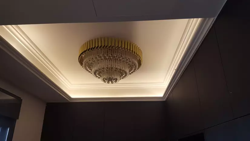 התקנת גוף תאורה קריסטלים